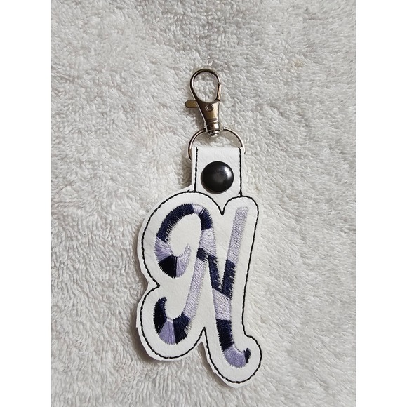 Letter N Keychain Initial Charm Purse‎ Bag Clip Accessory White Purple - Picture 1 of 2